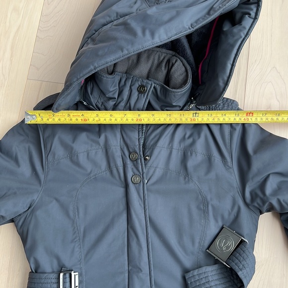 Lululemon Pinnacle Jacket - Size 4 - Picture 8 of 9
